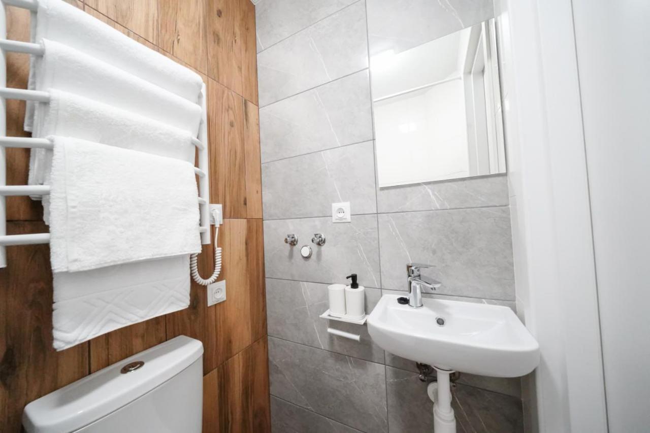 Myfreedom Апартаменти Метро Печерська Військовий Госпіталь Kyiv Quarto foto